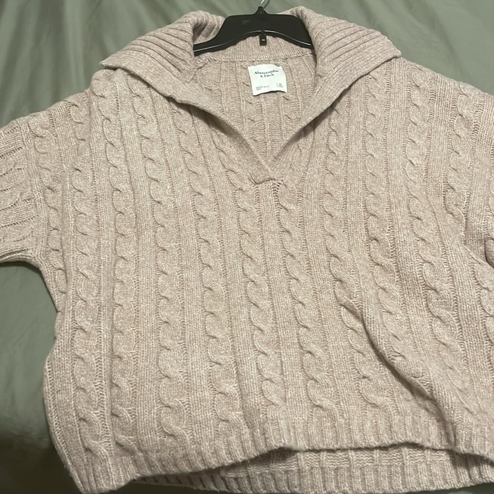 ABERCROMBIE & FITCH Cable Notch-Neck Sweater like new  IN Taupe - Picture 4 of 4